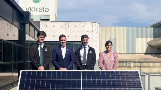 Vidrala estrena en Llodio la mayor planta solar de autoconsumo industrial de Euskadi