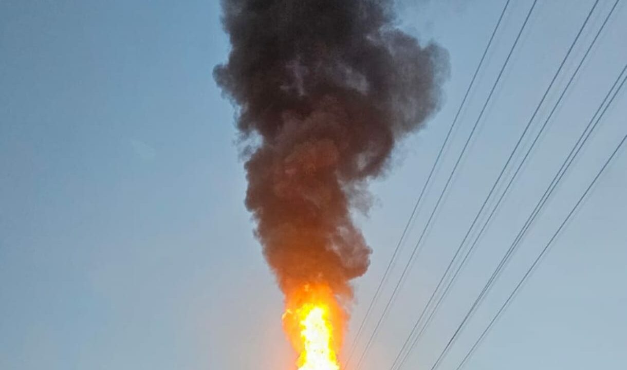 Alarma en Muskiz al ver la antorcha de seguridad de Petronor en pleno funcionamiento