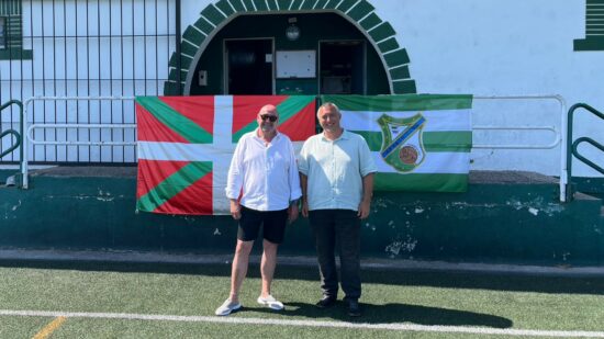 Abanto Club y Ayuntamiento firman un acuerdo para garantizar el futuro de El Mortuero