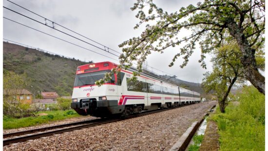 La línea C3 de Bilbao gana accesibilidad con la incorporación de tres nuevos trenes de Renfe
