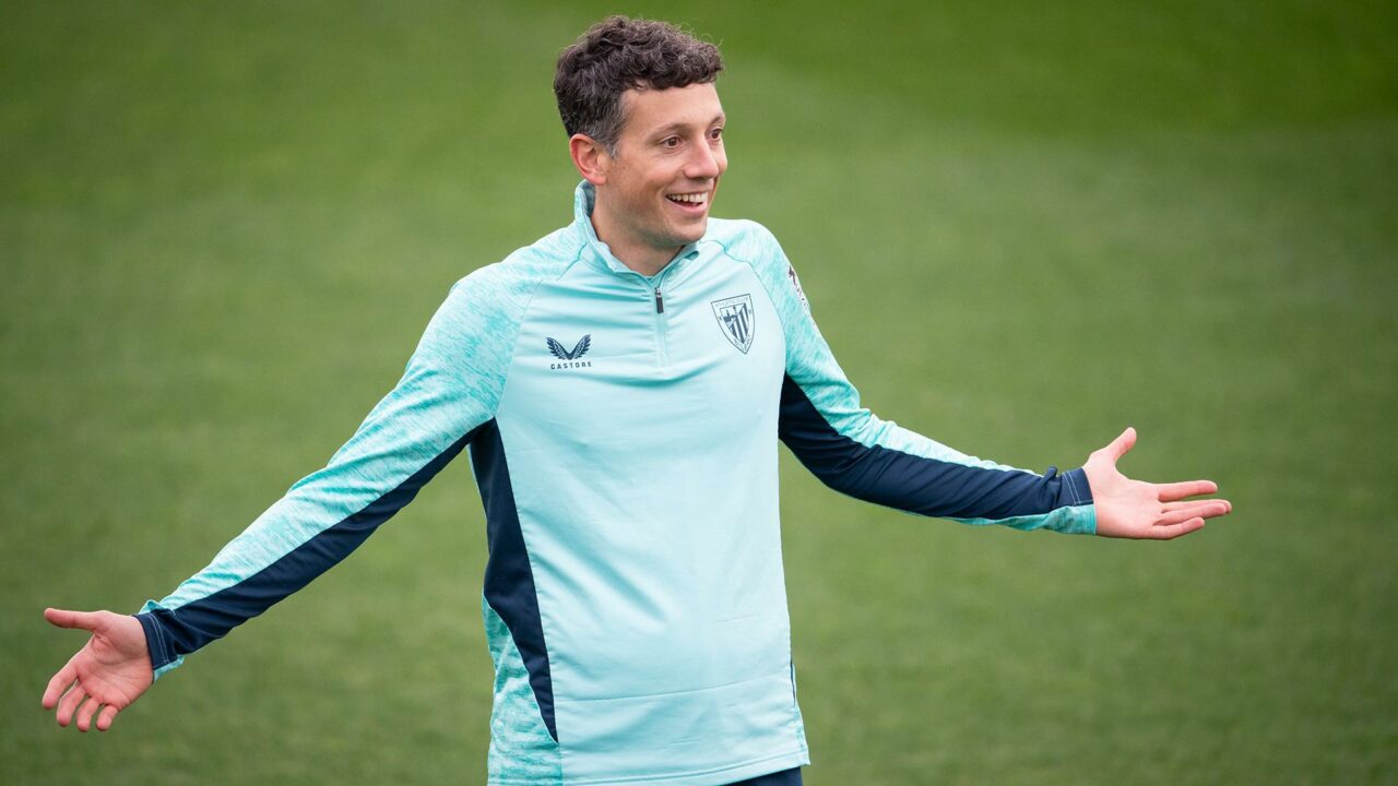 Mikel Vesga se decanta por el Almería: su salida del Athletic, a punto de cerrarse