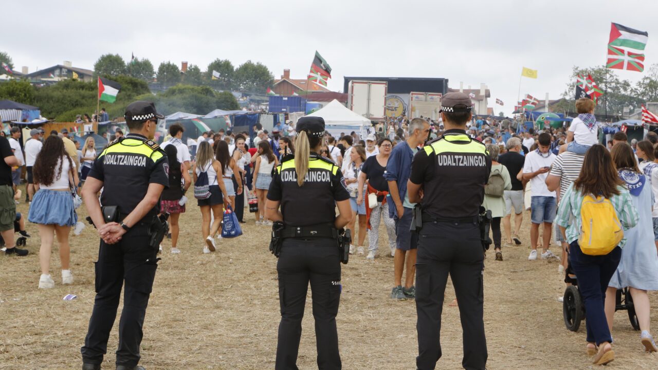 Las Paellas de Getxo se saldan sin grandes incidentes, pero dejan 200 litros de alcohol decomisados a menores