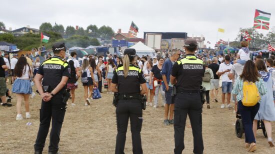 Las Paellas de Getxo se saldan sin grandes incidentes, pero dejan 200 litros de alcohol decomisados a menores