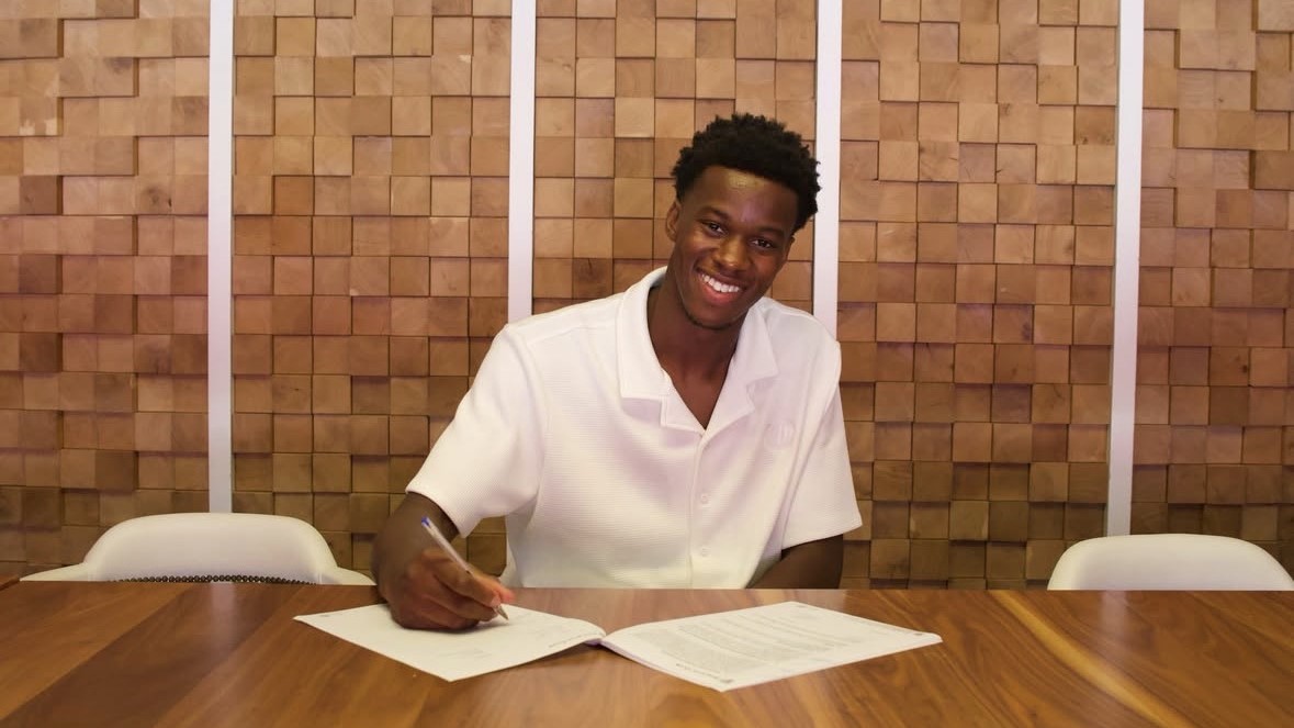 El Athletic ata al joven portero Darlington Osuchukwu hasta 2029