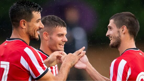 El Athletic convence ante el Racing y firma su primer triunfo frente a un rival de Primera