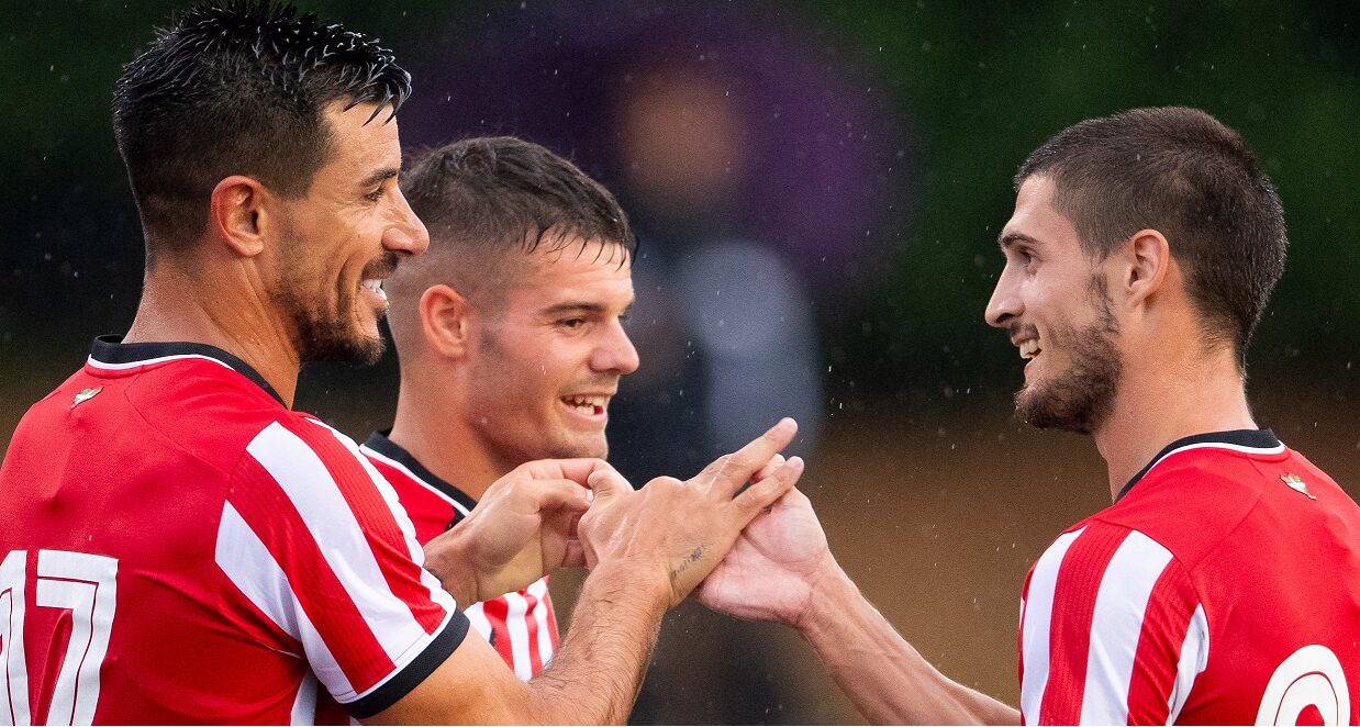 El Athletic convence ante el Racing y firma su primer triunfo frente a un rival de Primera