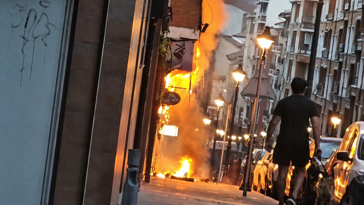 Portugalete desaloja un bloque de viviendas tras un incendio que deja varios afectados por inhalación de humo