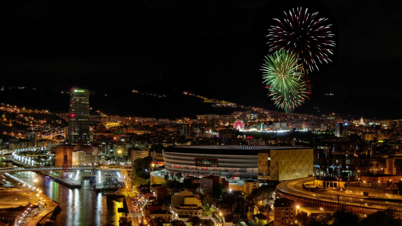 Iberdrola invita a sus clientes a disfrutar de los fuegos de Aste Nagusia desde la Torre Iberdrola