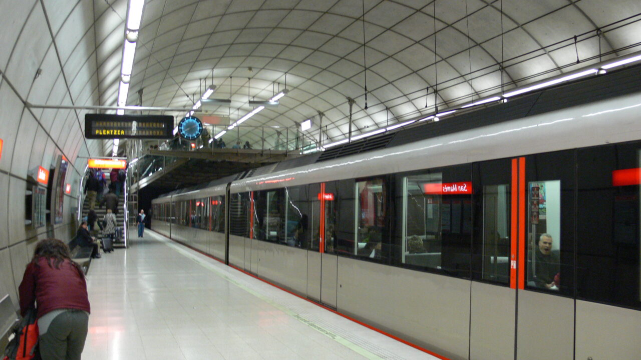 Incendio en el Metro de San Mamés: restablecido el servicio tras un fuego sin heridos