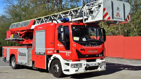 Bomberos de Bizkaia viajan a Galicia para entrenar sobre el terreno y compartir experiencias