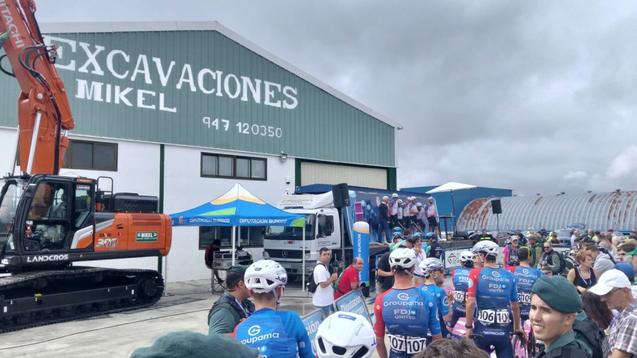 La Vuelta a Burgos convierte Las Merindades en escaparate mundial del ciclismo