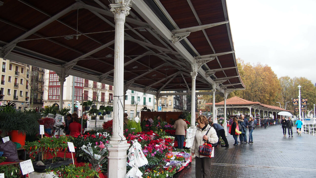 Los mercadillos del Arenal de Bilbao se suspenden esta quincena por Aste Nagusia