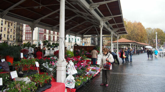 Los mercadillos del Arenal de Bilbao se suspenden esta quincena por Aste Nagusia