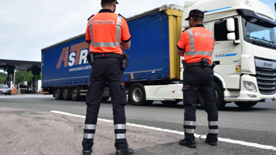 Euskadi blinda sus carreteras por el eclipse: los camiones no podrán circular durante siete horas