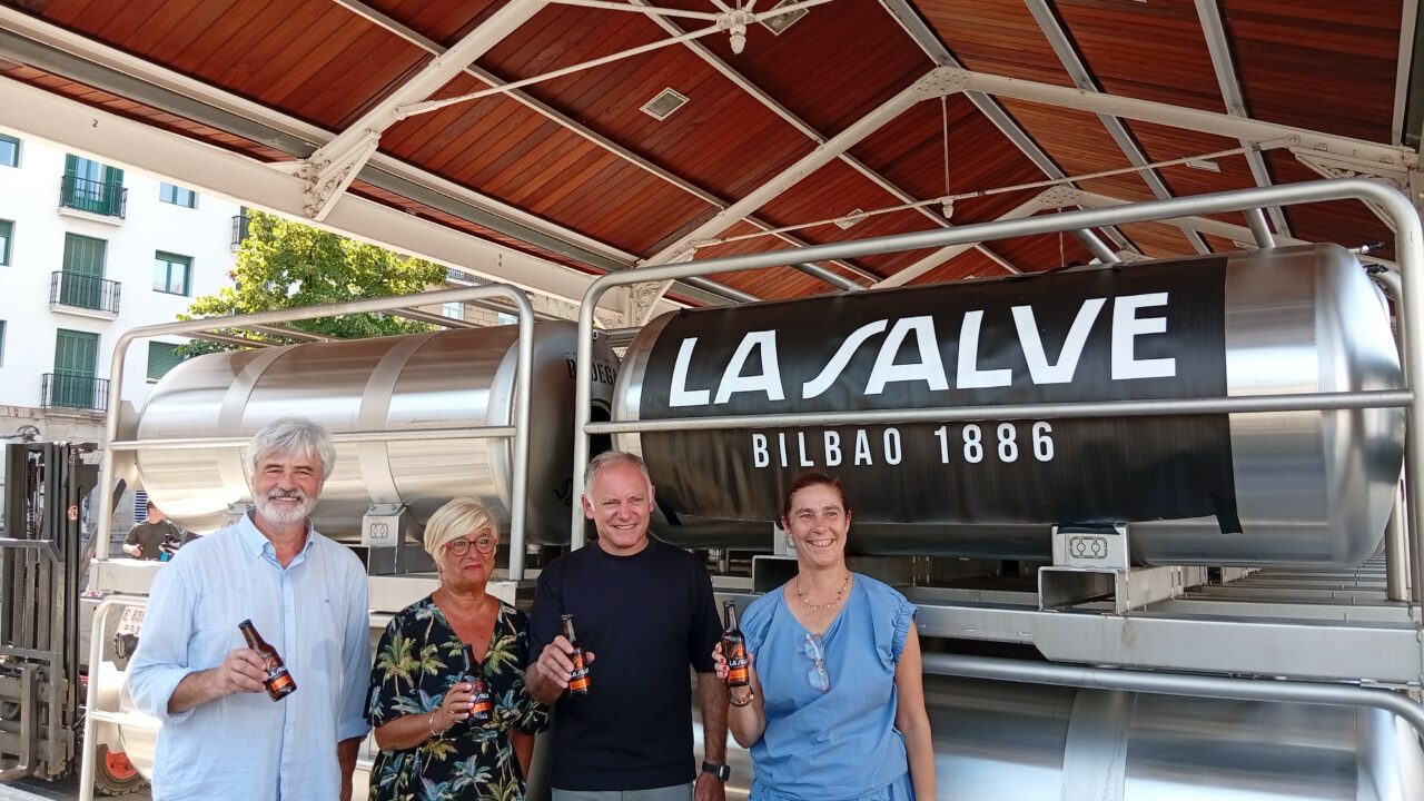 LA SALVE instala el sistema de bodega sostenible en el recinto festivo para Aste Nagusia 2026