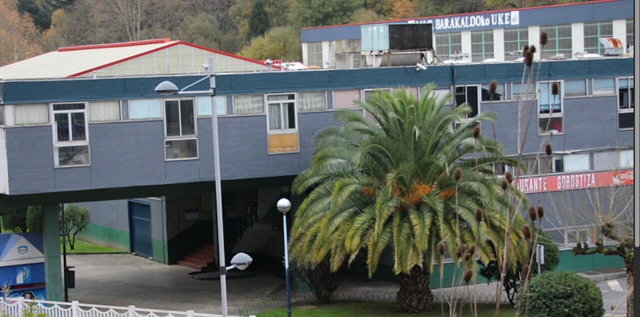 Conmoción en Barakaldo tras la muerte de un hombre de 61 años en las piscinas de Gorostiza