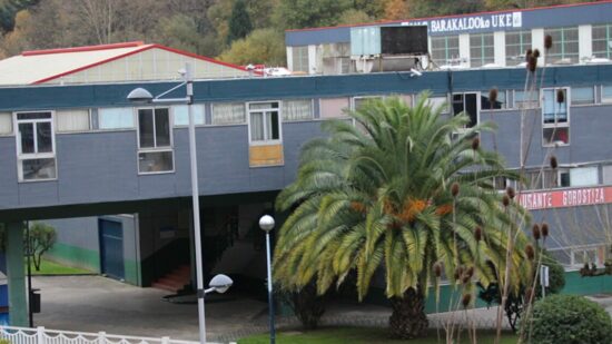 Conmoción en Barakaldo tras la muerte de un hombre de 61 años en las piscinas de Gorostiza
