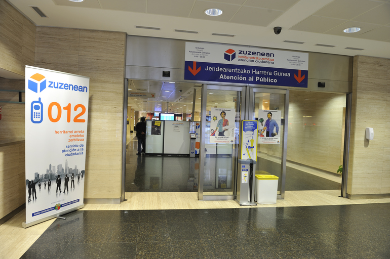 Zuzenean renovará sus sedes de Bilbao y Vitoria-Gasteiz para mejorar la atención ciudadana