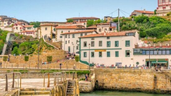 “¿Barrio de millonarios?”: las redes se rebelan contra la confusión de la revista Viajar con el Puerto Viejo de Getxo