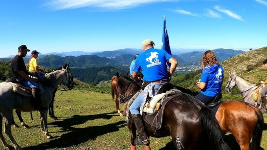 La tradicional ruta escuestre Marcha de Triano vuevle a Abanto Zierbena con su XIII edición