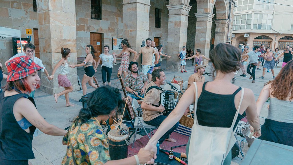 ARTIM vuelve a Espinosa de los Monteros para poner en valor el medio rural: conciertos, tallares y actividades para todos