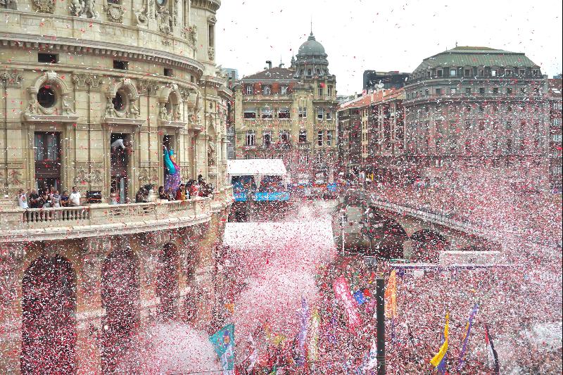 El tiempo se prepara para la Aste Nagusia de Bilbao: lluvia dos días y cielos cubiertos para el txupin