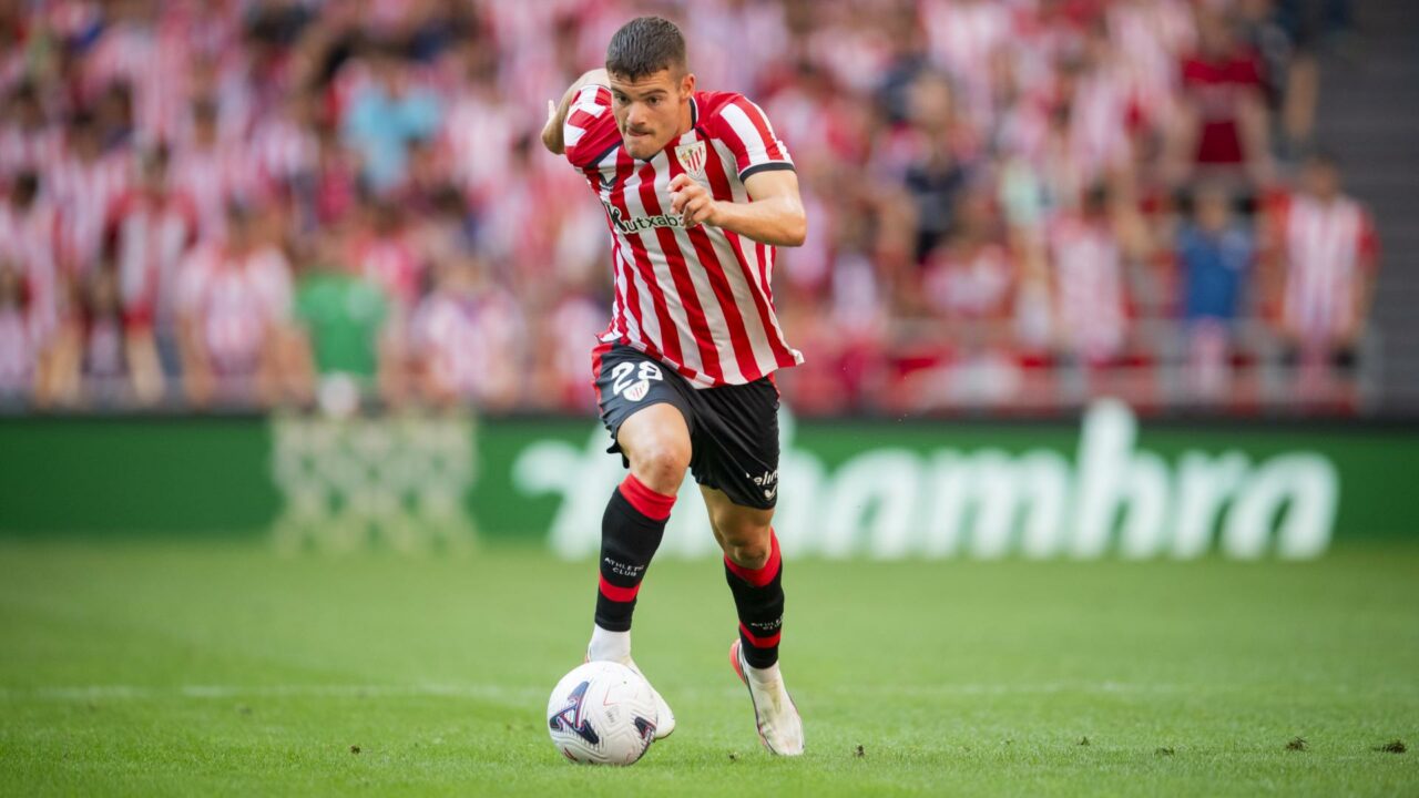 Peio Canales, de lo poco rescatable del Athletic en un debut para el olvido