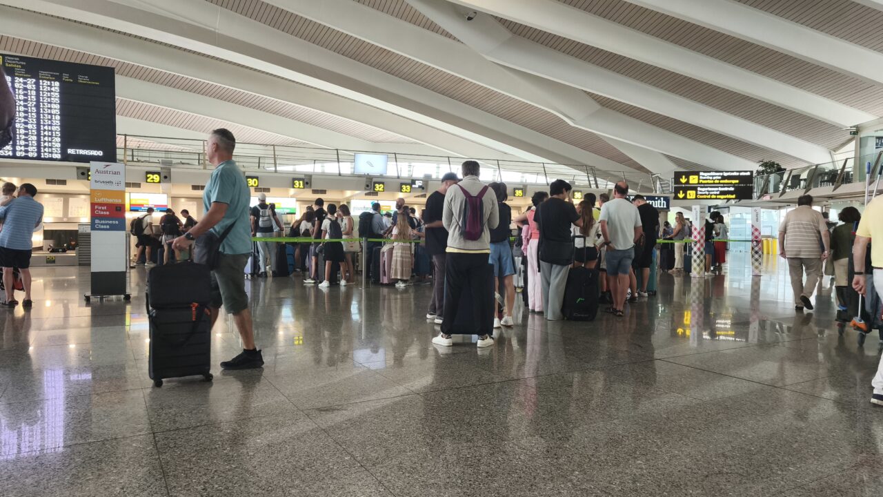Los aeropuertos vascos programan 751 vuelos a finales de agosto con Bilbao a la cabeza