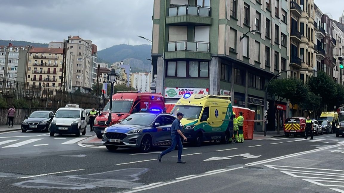 La Ertzaintza detiene a un hombre por retener a una mujer en Hurtado de Amézaga
