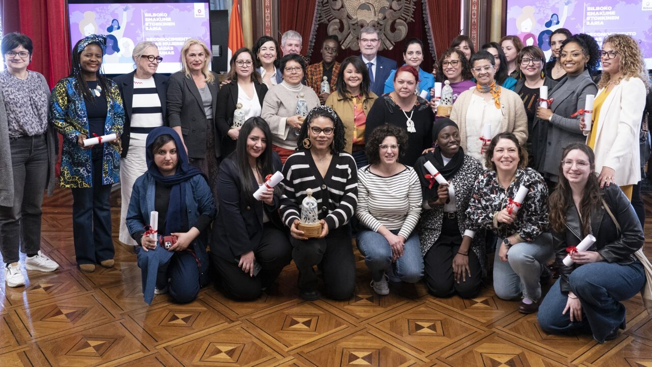Bilbao premia a las mujeres migradas que dejan huella