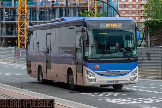 Caos en el autobús Castro-Bilbao: servicios completos y viajeros en las paradas