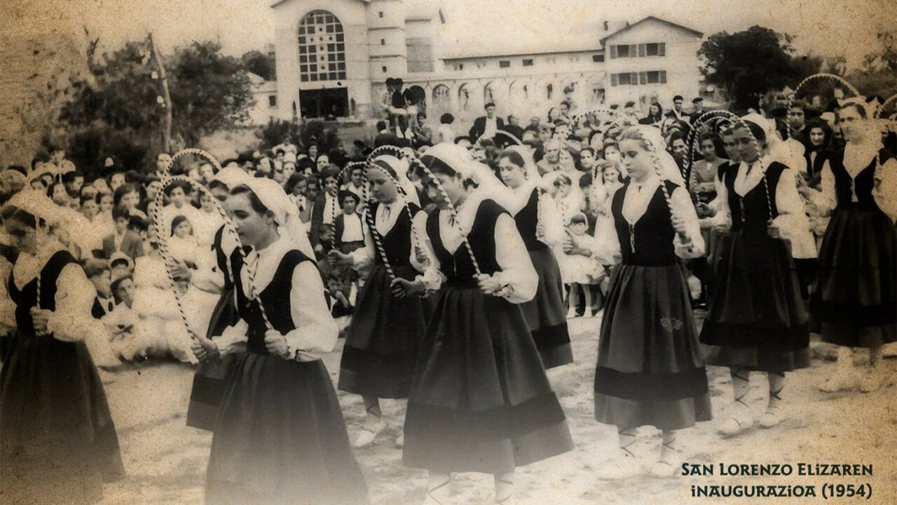 Astrabudua rendirá homenaje a las pioneras en las euskal dantzak