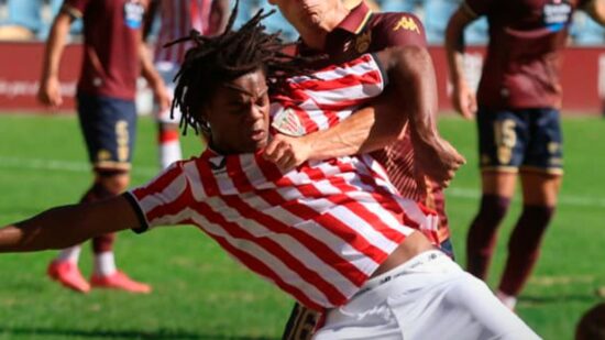 Christian Imga ya brilla en el Bilbao Athletic: debut como titular y golazo ante el Pontevedra