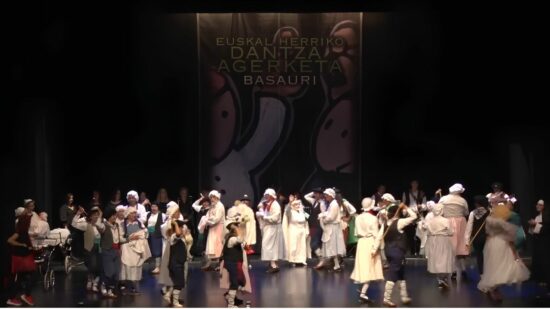 Basauri celebra este fin de semana la 54ª edición de Euskal Herriko Dantza Agerketa