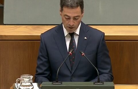 Pradales pone el foco en Ceuta, la vivienda y la incertidumbre internacional en el Debate de Política General