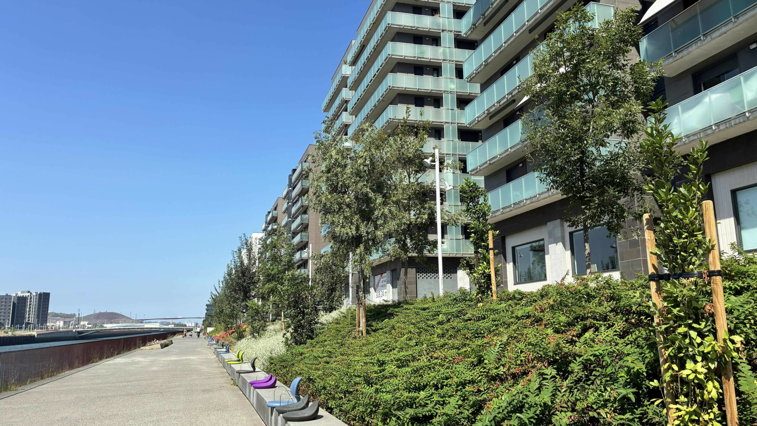 Bilbao invierte más de 600.000 euros en renovar la jardinería del Paseo del Canal