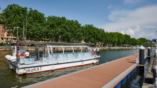Fekoor organiza paseos en catamarán accesibles para personas con movilidad reducida por la Ría de Bilbao