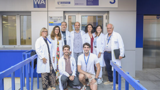 Osakidetza prueba unas gafas de realidad aumentada para ayudar a personas con alzheimer a mantener su autonomía