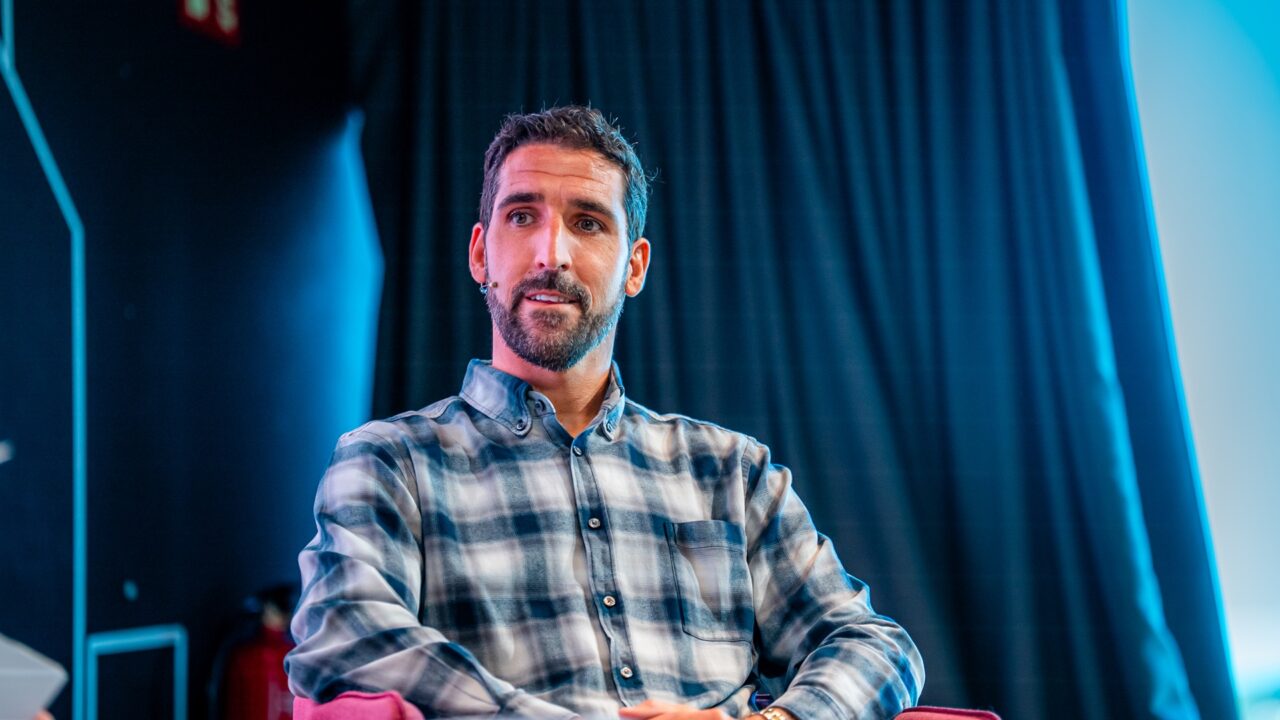 Raúl García pide paciencia con los cachorros: «Cuando lo haces bien parece que no tienes permiso para fallar»