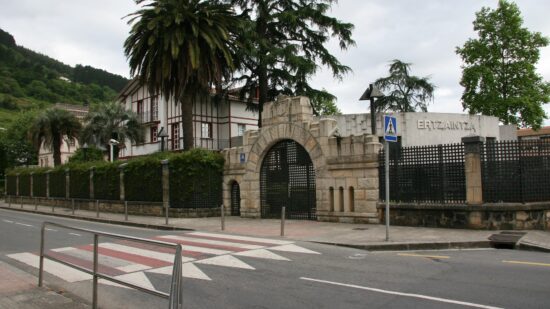 Dos detenidos en Gernika por robar cable y quemarlo en el monte para extraer cobre