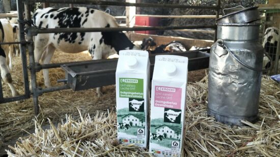 Karrantza, origen de la leche que vende Eroski en Euskadi