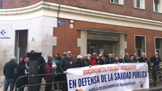 Barakaldo y Sestao salen a la calle para denunciar los recortes en Osakidetza y defender la sanidad pública