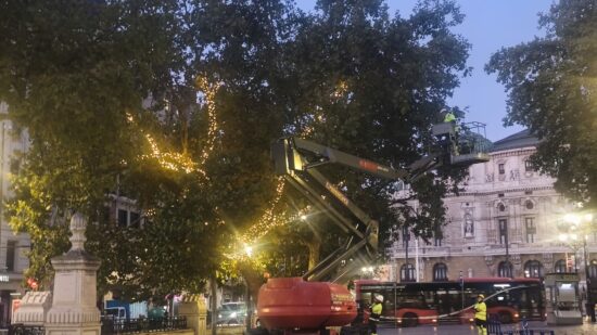 Bilbao comienza a colocar sus luces de Navidad con alguna sorpresa