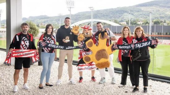 Las peñas del Athletic dictan sentencia a la pasada temporada en Lezama