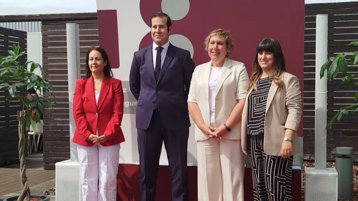 Ballonti cumple su mayoría de edad recuperando recuerdos de quienes formaron parte de su historia
