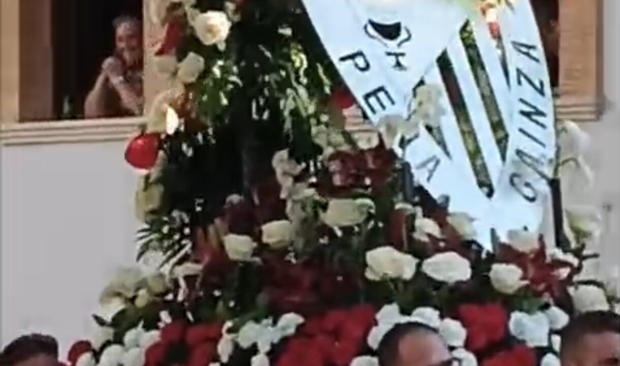 Una ofrenda muy especial por la salud de todos los jugadores del Athletic y aficionados