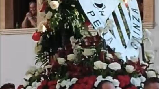 Una ofrenda muy especial por la salud de todos los jugadores del Athletic y aficionados