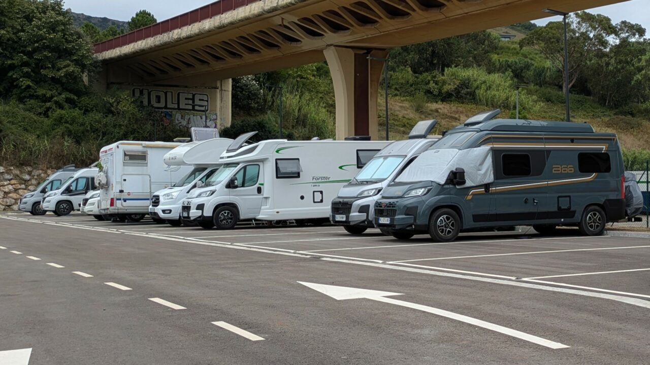 El área de autocaravanas de La Arena alcanza un 89% de ocupación en su primer mes