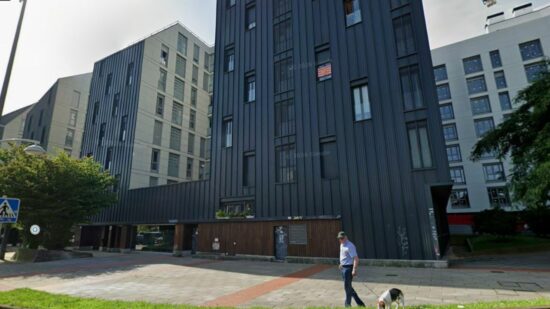 Kaleratzerik Ez! logra paralizar el desahucio de una mujer en Bilbao