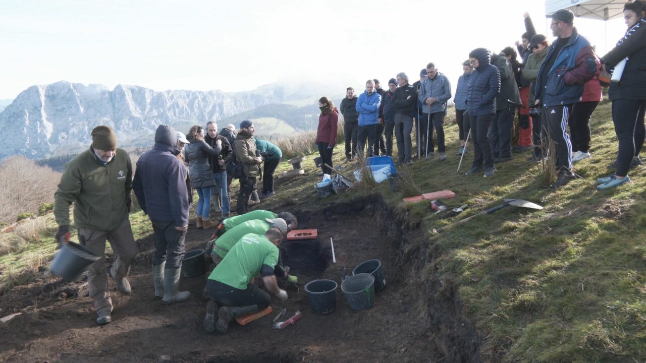 La última exhumación en Saibigain recupera restos humanos y objetos de 1937